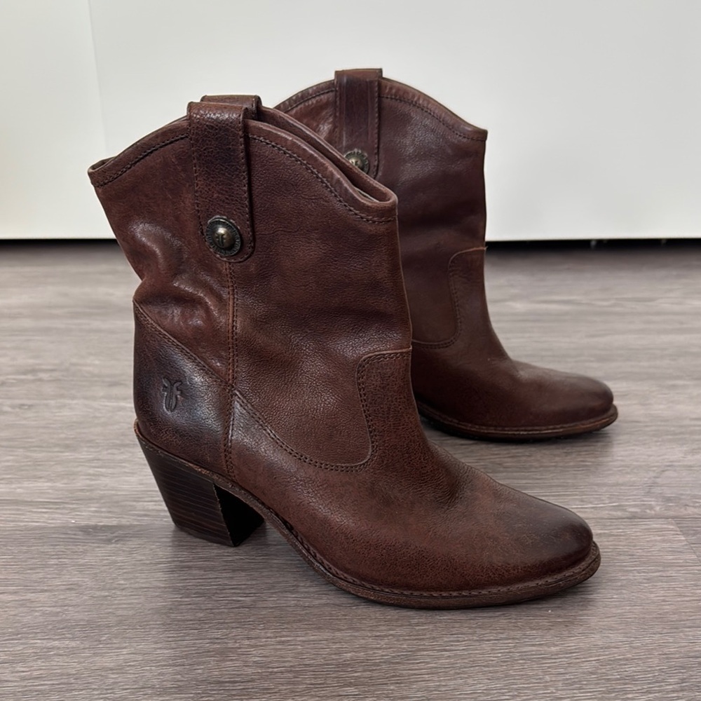 Frye Women's Brown Leather Heeled Western Boots